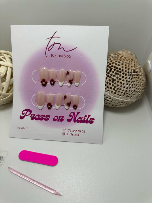 Press On Nails – Ongles Chic & Pratiques